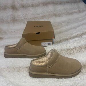 UGG Classic Slipper Sand Women's 8 NIB